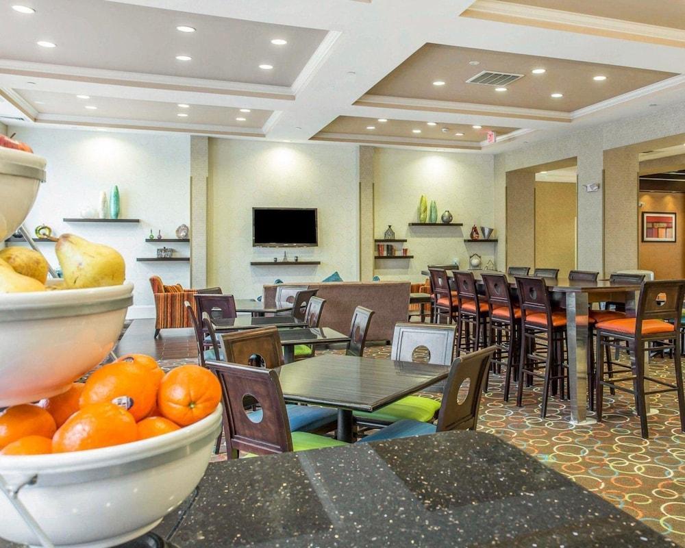 Comfort Suites Florence I-95 Εξωτερικό φωτογραφία